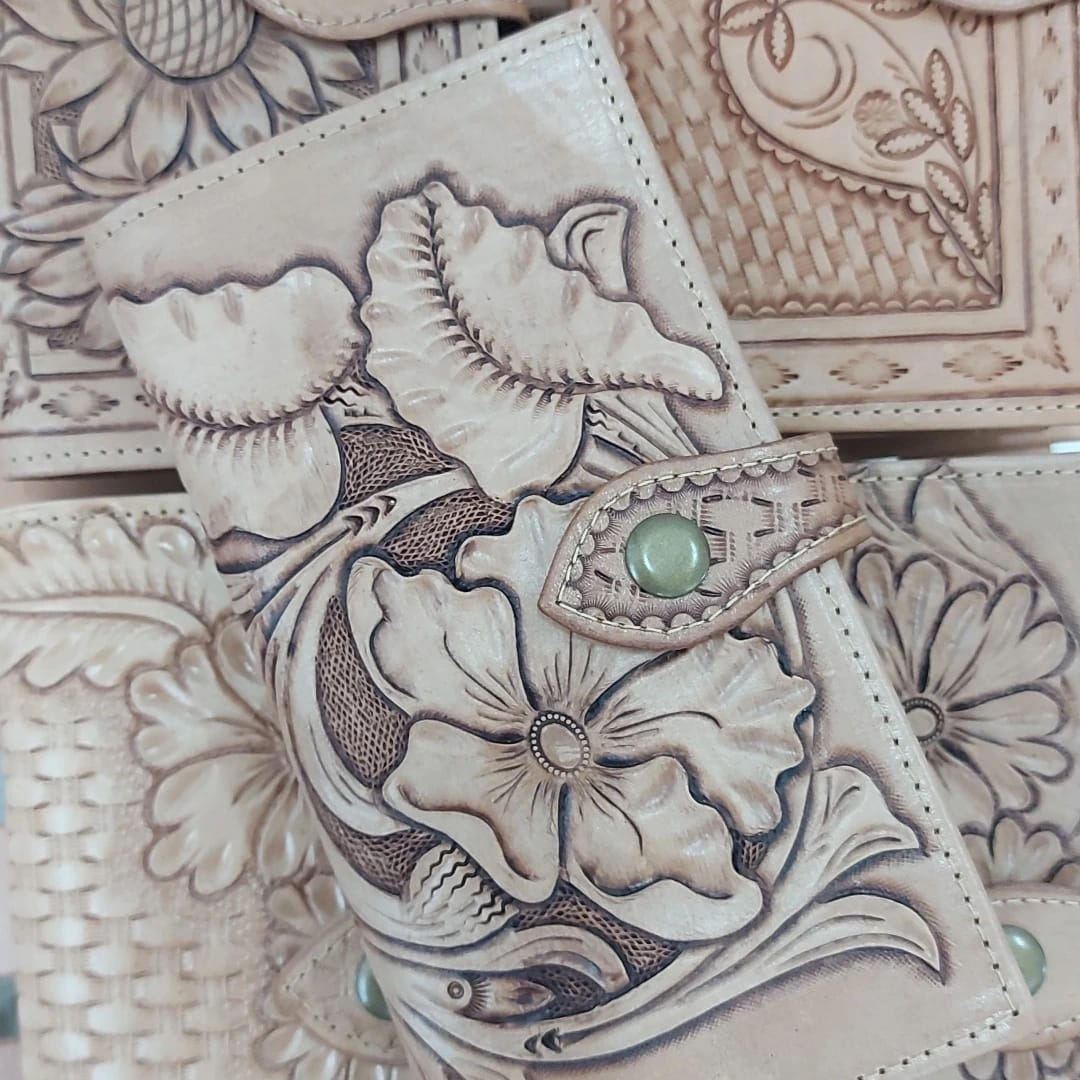 Carteira Feminina Bordada Floral